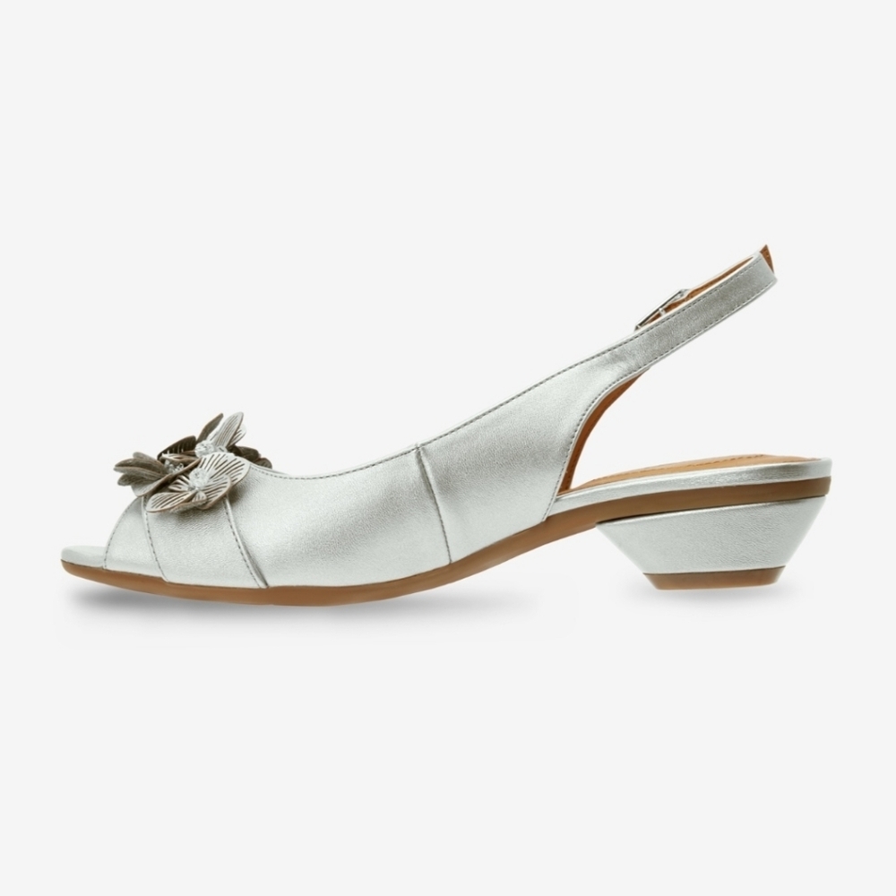 Comfortview The Rider Slingback Sandals Silver Womens 9.5WW Floral Embellishment - Picture 2 of 11